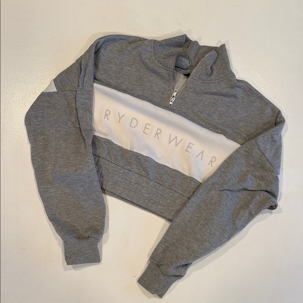 Ryderwear Women's Gray Cropped Quarter-Zip Sweatshirt
